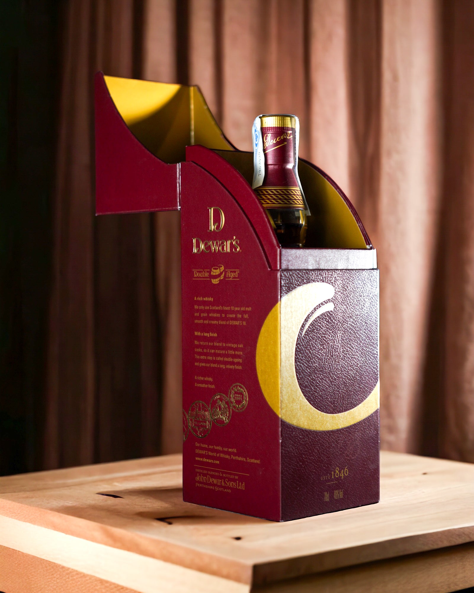 Dewar's 18-Year-Old Founders Reserve | Premium Scotch Whisky